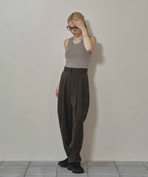 Tapered Tuck Trousers（その他パンツ）｜TODAYFUL（トゥデイフル）の