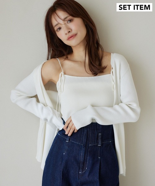 mysty woman(ミスティウーマン)の「Vネックカーディガン×ニットビスチェSET 324730(カーディガン/ボレロ・レディース・ブラック/ライトグリーン/オフホワイト・FREE)」の2枚目の写真