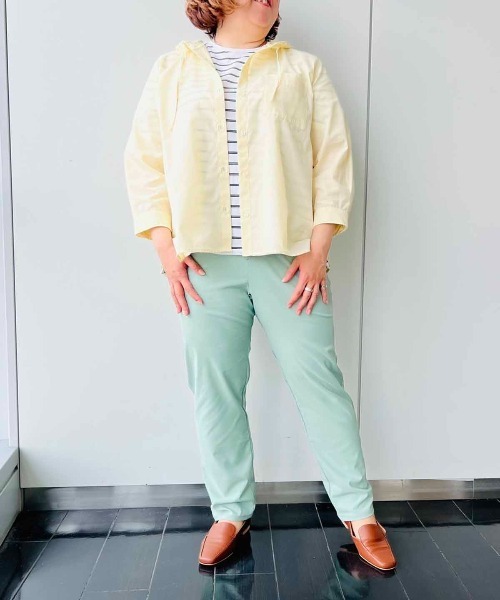 MB mint breeze(エムビーミントブリーズ)の「【L~5L 大きいサイズ】シャンブレーフーディーシャツ(シャツ/ブラウス・レディース・イエロー/ネイビー・LL/3L/4L/5L)」の5枚目の写真