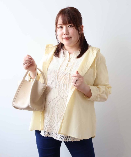 MB mint breeze(エムビーミントブリーズ)の「【L~5L 大きいサイズ】シャンブレーフーディーシャツ(シャツ/ブラウス・レディース・イエロー/ネイビー・LL/3L/4L/5L)」の4枚目の写真