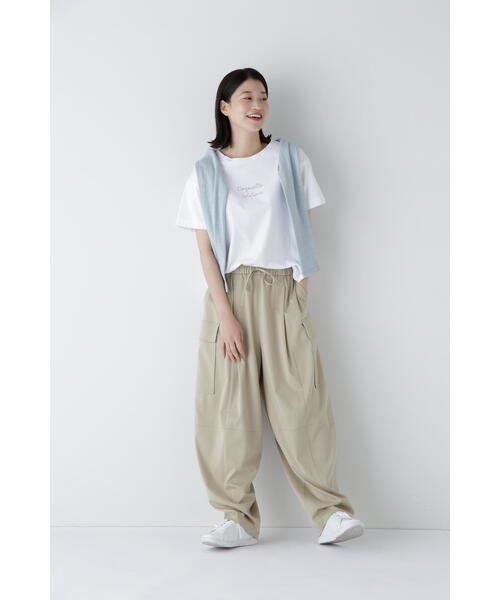 human woman（ヒューマンウーマン）の「◆CU/PEフィブリルサテンストレッチパンツ（カーゴパンツ・レディース・ベージュ/カーキ・MEDIUM/SMALL）」の11枚目の写真