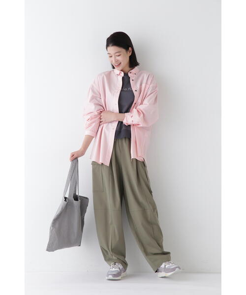 human woman（ヒューマンウーマン）の「◆CU/PEフィブリルサテンストレッチパンツ（カーゴパンツ・レディース・ベージュ/カーキ・MEDIUM/SMALL）」の22枚目の写真