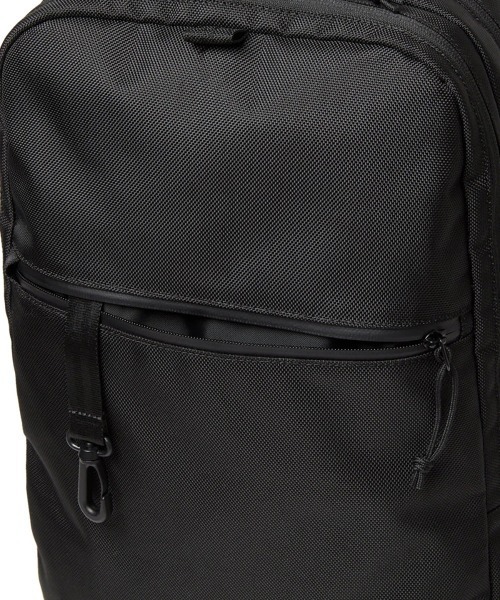 NEW ERA(ニューエラ)の「NEW ERA/ニューエラ Bz Smart Pack 28L(バックパック/リュック・メンズ・ブラック・FREE)」の10枚目の写真