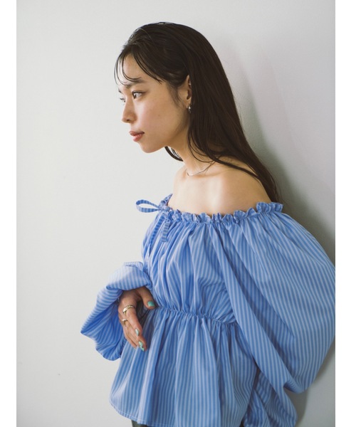 DRWCYS（ドロシーズ）の「オフショルギャザーリボンブラウス（シャツ/ブラウス・レディース・ホワイト/ベージュ/ネイビー/ブルー・FREE）」の11枚目の写真
