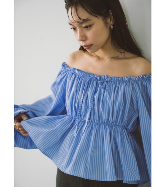 DRWCYS（ドロシーズ）の「オフショルギャザーリボンブラウス（シャツ/ブラウス・レディース・ホワイト/ベージュ/ネイビー/ブルー・FREE）」の13枚目の写真