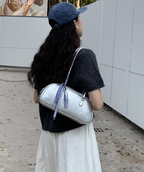Mela(メラ)の「RIBBON × MINI BOSTON BAG(ボストンバッグ・レディース・シルバー・FREE)」の2枚目の写真