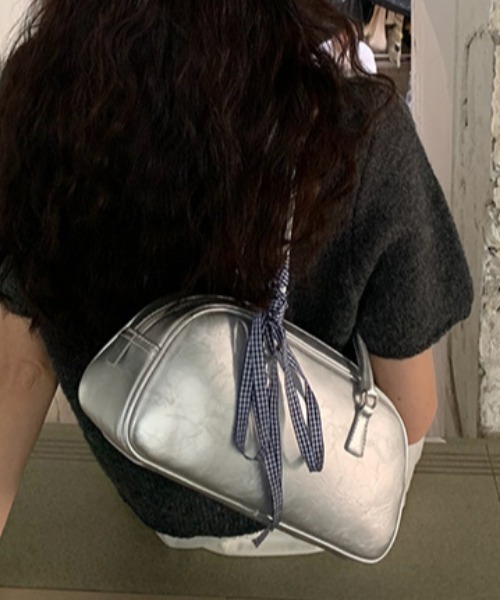 Mela(メラ)の「RIBBON × MINI BOSTON BAG(ボストンバッグ・レディース・シルバー・FREE)」の3枚目の写真