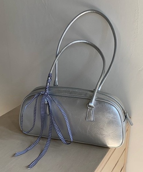 Mela(メラ)の「RIBBON × MINI BOSTON BAG(ボストンバッグ・レディース・シルバー・FREE)」の12枚目の写真