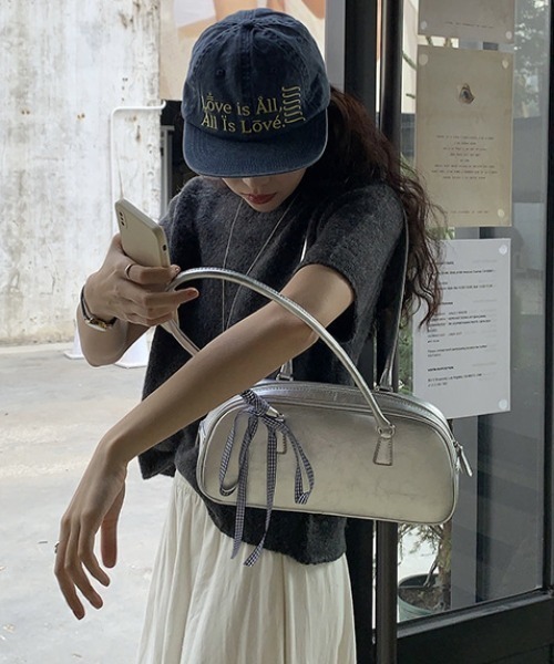 Mela(メラ)の「RIBBON × MINI BOSTON BAG(ボストンバッグ・レディース・シルバー・FREE)」の17枚目の写真