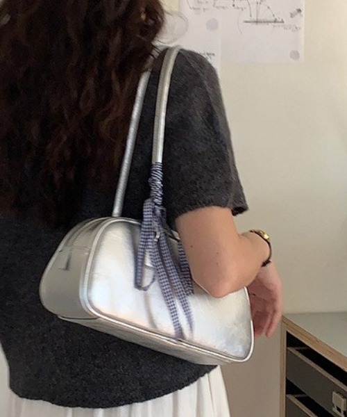 Mela(メラ)の「RIBBON × MINI BOSTON BAG(ボストンバッグ・レディース・シルバー・FREE)」の19枚目の写真