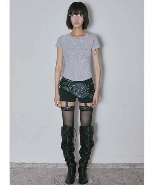 NIIER NOR（ニアノア）の「A'GEM/9 × .kom 『NIIER NOR/ニーアノア』 SHIRRING STAR BUTTON DOWN TEE/シャーリング スター ボタンダウン TEE（Tシャツ/カットソー・レディース・グレー/アイボリー・FREE）」の7枚目の写真