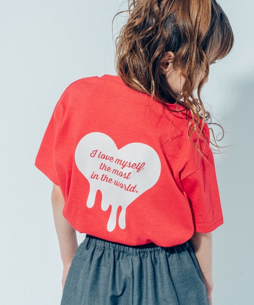 URBAN CHERRY（アーバンチェリー）の「【吸水速乾】オーバーサイズハートロゴプリントTシャツ（Tシャツ/カットソー・キッズ・ホワイト/レッド/ブルー/チャコール・110cm/120cm/130cm/140cm/150cm）」の18枚目の写真