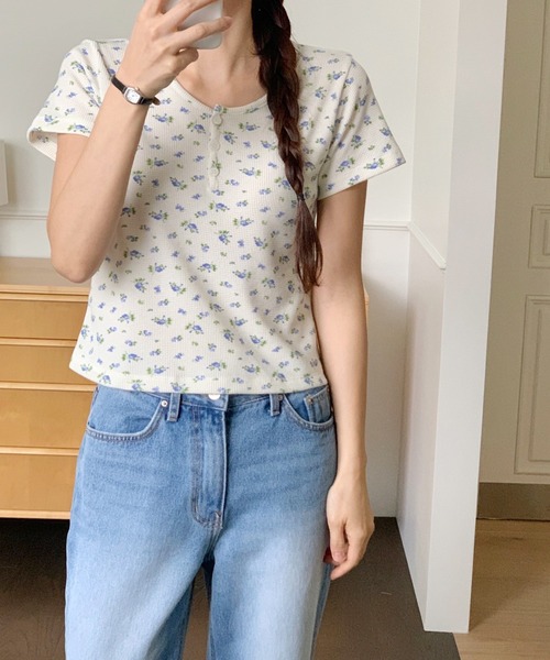 ROOPTOKYO（ループトウキョウ）の「小花柄  ヘンリーネック ワッフル半袖Ｔシャツ（Tシャツ/カットソー・レディース・アイボリー/ピンク/グレー・FREE）」の5枚目の写真