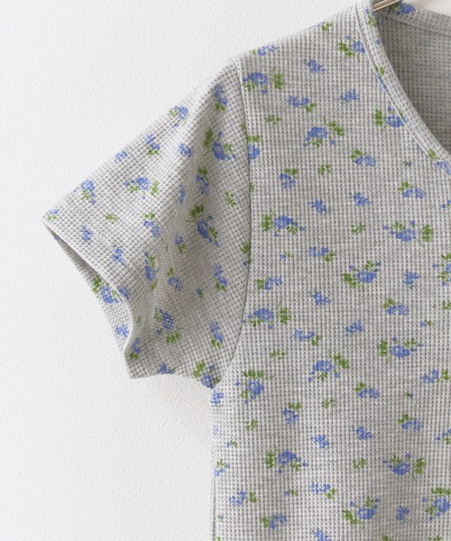 ROOPTOKYO（ループトウキョウ）の「小花柄  ヘンリーネック ワッフル半袖Ｔシャツ（Tシャツ/カットソー・レディース・アイボリー/ピンク/グレー・FREE）」の12枚目の写真