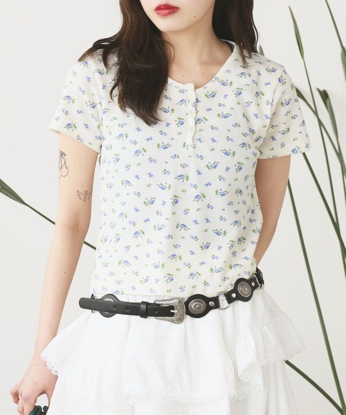ROOPTOKYO（ループトウキョウ）の「小花柄  ヘンリーネック ワッフル半袖Ｔシャツ（Tシャツ/カットソー・レディース・アイボリー/ピンク/グレー・FREE）」の18枚目の写真