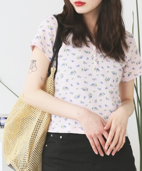 ROOPTOKYO（ループトウキョウ）の「小花柄  ヘンリーネック ワッフル半袖Ｔシャツ（Tシャツ/カットソー・レディース・アイボリー/ピンク/グレー・FREE）」の15枚目の写真