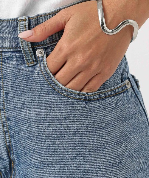 BAYFLOW（ベイフロー）の「[ウエストゴム仕様でノンストレス]アソートカーブデニム（デニムパンツ・レディース・ライトブルー/サックスブルー/インディゴブルー・SMALL/MEDIUM/LARGE）」の21枚目の写真