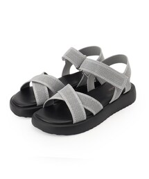 大人のカジュアルコーデに 私にフィットする ニットサンダル