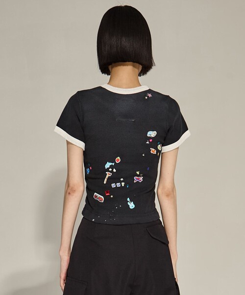 Maison MIHARA YASUHIRO(メゾンミハラヤスヒロ)の「【MIHARA YASUHIRO/ミハラヤスヒロ】SMILY FACE PRINTED STICKER MINI TEE/スマイリーファイスプリンテッドミニTシャツ(Tシャツ/カットソー・レディース・ホワイト/ブラック・36)」の7枚目の写真