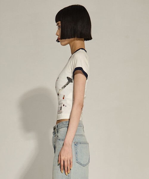 Maison MIHARA YASUHIRO(メゾンミハラヤスヒロ)の「【MIHARA YASUHIRO/ミハラヤスヒロ】SMILY FACE PRINTED STICKER MINI TEE/スマイリーファイスプリンテッドミニTシャツ(Tシャツ/カットソー・レディース・ホワイト/ブラック・36)」の11枚目の写真