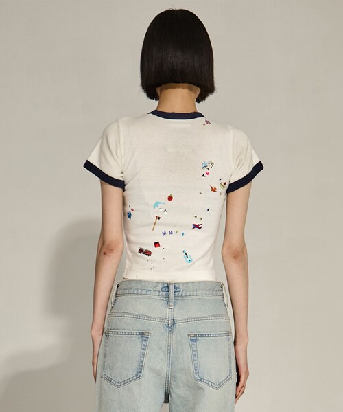 Maison MIHARA YASUHIRO(メゾンミハラヤスヒロ)の「【MIHARA YASUHIRO/ミハラヤスヒロ】SMILY FACE PRINTED STICKER MINI TEE/スマイリーファイスプリンテッドミニTシャツ(Tシャツ/カットソー・レディース・ホワイト/ブラック・36)」の12枚目の写真