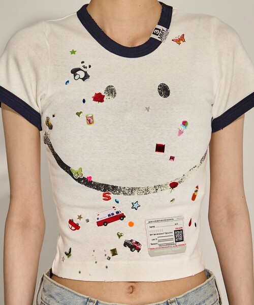 Maison MIHARA YASUHIRO(メゾンミハラヤスヒロ)の「【MIHARA YASUHIRO/ミハラヤスヒロ】SMILY FACE PRINTED STICKER MINI TEE/スマイリーファイスプリンテッドミニTシャツ(Tシャツ/カットソー・レディース・ホワイト/ブラック・36)」の13枚目の写真