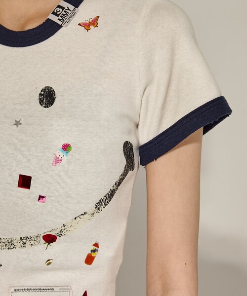 Maison MIHARA YASUHIRO(メゾンミハラヤスヒロ)の「【MIHARA YASUHIRO/ミハラヤスヒロ】SMILY FACE PRINTED STICKER MINI TEE/スマイリーファイスプリンテッドミニTシャツ(Tシャツ/カットソー・レディース・ホワイト/ブラック・36)」の15枚目の写真