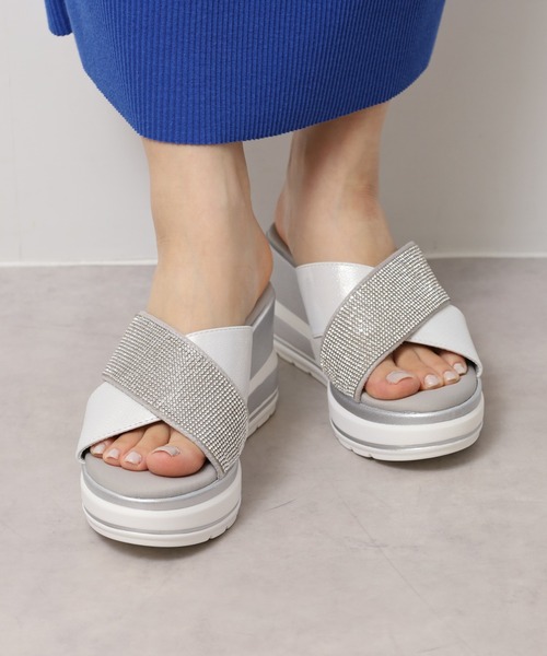 kitson(キットソン)の「kitson キラキラ クロスベルト 厚底サンダル(サンダル・レディース・ブラック/シルバー/ベージュ・S/M/L/LL)」の8枚目の写真
