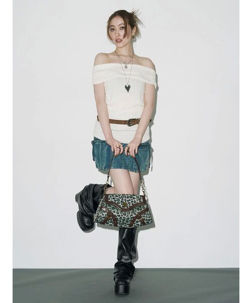 EVRIS（エヴリス）の「オフショルニットチュニック（ニット/セーター・レディース・ホワイト/ブラウン/ブラック・FREE）」の11枚目の写真