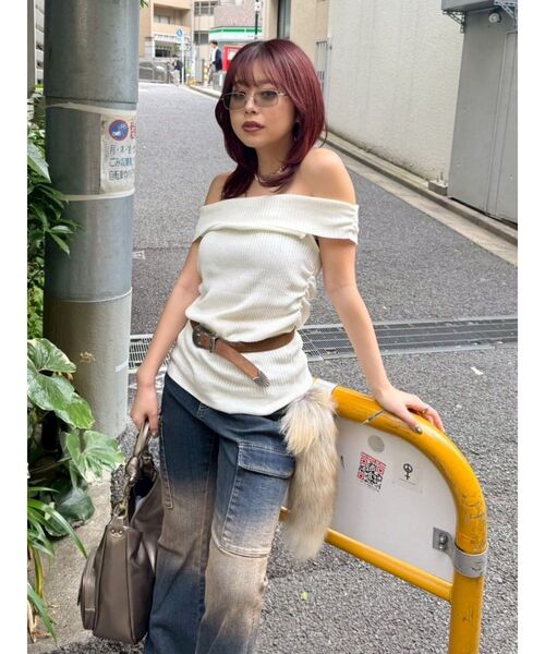 EVRIS（エヴリス）の「オフショルニットチュニック（ニット/セーター・レディース・ホワイト/ブラウン/ブラック・FREE）」の16枚目の写真