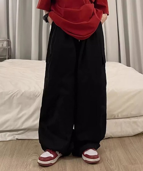 SallyLunn(サリーラン)の「ワイドカーゴパンツ(カーゴパンツ・レディース・ブラック/ブルー・MEDIUM/LARGE)」の4枚目の写真