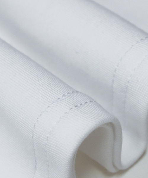 LAVEANGE（ラビアンジェ）の「袖チュール切替プルオーバー（Tシャツ/カットソー・レディース・ブラック/ブラック系その他/オフホワイト/ブルー・3L/4L/LL/M/5L）」の5枚目の写真