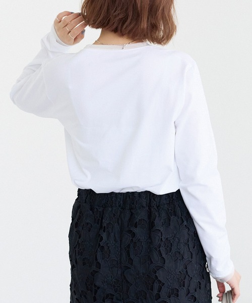 LAVEANGE（ラビアンジェ）の「袖チュール切替プルオーバー（Tシャツ/カットソー・レディース・ブラック/ブラック系その他/オフホワイト/ブルー・3L/4L/LL/M/5L）」の12枚目の写真