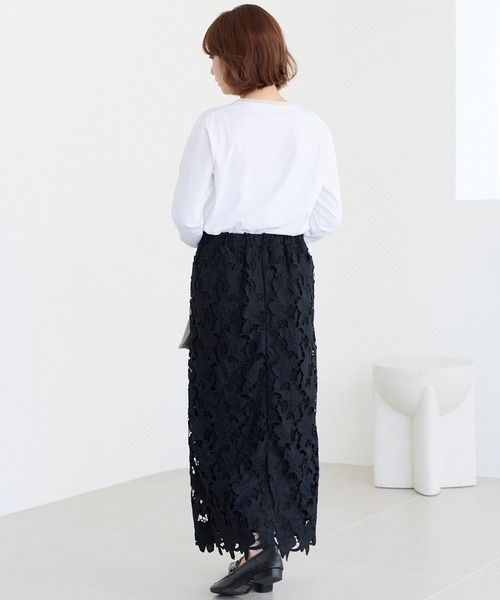 LAVEANGE（ラビアンジェ）の「袖チュール切替プルオーバー（Tシャツ/カットソー・レディース・ブラック/ブラック系その他/オフホワイト/ブルー・3L/4L/LL/M/5L）」の17枚目の写真