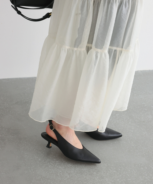 SLOBE IENA(スローブイエナ)の「SLOBE ベルトバックスリングパンプス(パンプス・レディース・ブラック/ベージュ・22.5cm/23cm/23.5cm/24cm/24.5cm)」の3枚目の写真