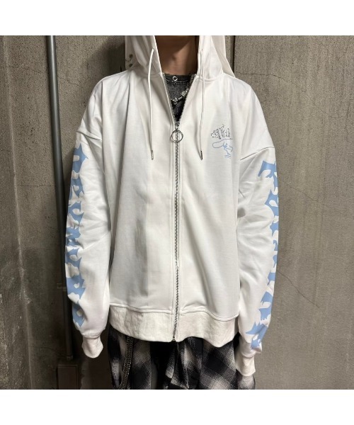 PSYNYXX（プシュニクス）の「PSYNYXX×シナモロールコラボZIPパーカー（パーカー・メンズ・ホワイト系/ブラック系/ブルー系その他・FREE）」の5枚目の写真