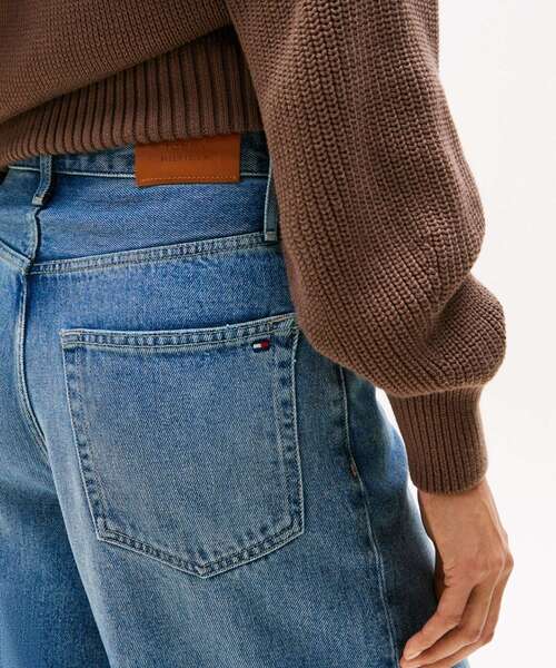 TOMMY HILFIGER（トミーヒルフィガー）の「デニムバミューダショートパンツ（その他パンツ・レディース・ブルー・26inch/27inch/25inch）」の3枚目の写真