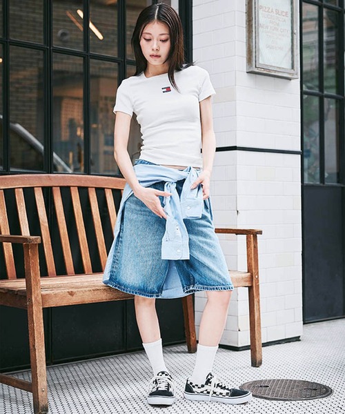 TOMMY HILFIGER（トミーヒルフィガー）の「デニムバミューダショートパンツ（その他パンツ・レディース・ブルー・26inch/27inch/25inch）」の11枚目の写真