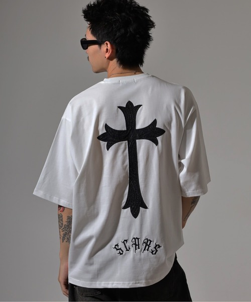 RE730(アールイーセブンサーティー)の「クロスアップリケ半袖Tシャツ(Tシャツ/カットソー・メンズ・ブラック×ブラック/ブラック×ホワイト/オフホワイト・L/M)」の1枚目の写真