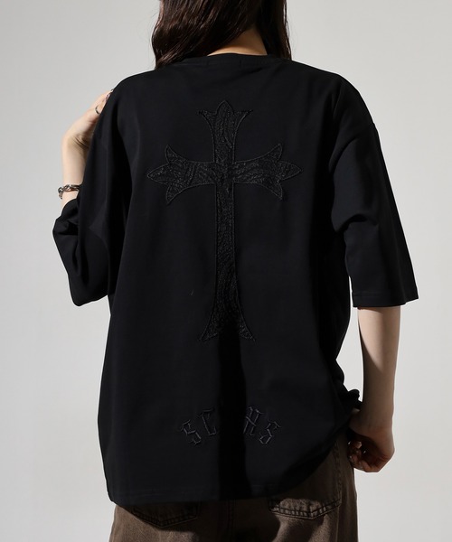 RE730(アールイーセブンサーティー)の「クロスアップリケ半袖Tシャツ(Tシャツ/カットソー・メンズ・ブラック×ブラック/ブラック×ホワイト/オフホワイト・L/M)」の6枚目の写真