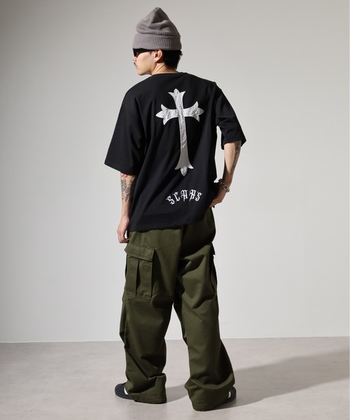 RE730(アールイーセブンサーティー)の「クロスアップリケ半袖Tシャツ(Tシャツ/カットソー・メンズ・ブラック×ブラック/ブラック×ホワイト/オフホワイト・L/M)」の20枚目の写真