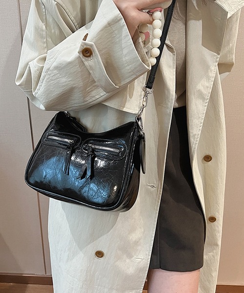 Lace Ladies（レースレディース）の「レザー調 ハート チャーム付き 2WAY ショルダーバッグ（ショルダーバッグ・レディース・ブラック/アイボリー/ダークブラウン/ブラウン・FREE）」の20枚目の写真