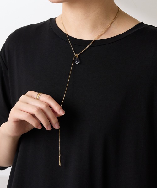 PAPILLONNER（パピヨネ）の「クリアドロップＹ字ネックレス（ネックレス・レディース・ゴールド/シルバー・FREE）」の5枚目の写真
