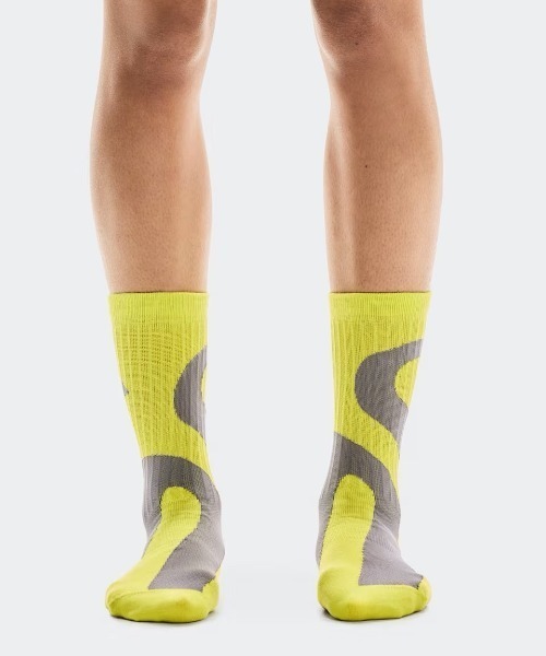 On(オン)の「On/オン Liquid Logo Sock High 2P(ソックス/靴下・メンズ・ライム/アイボリー・M/S)」の1枚目の写真