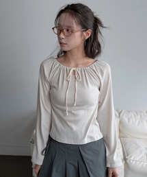 【UNE ORIGINAL】【オフショル、ワンショル、ラウンド3way仕様】【胸元のストリングで体系によって調節可能】フロントリボンラブリーフラワーパンチングオフショルダーカットソー