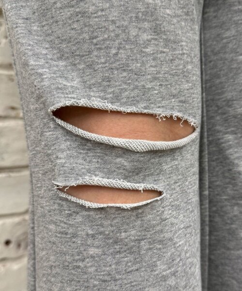 CIAOPANIC（チャオパニック）の「プリーツスカートレイヤードロゴスウェットパンツ（その他パンツ・レディース・グレー/チャコールグレー・1/0）」の22枚目の写真