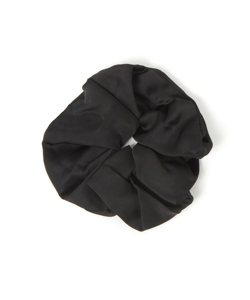 LAKOLE（ラコレ）の「サテンビッグシュシュ / 583577（シュシュ・レディース・ブラック/ブラウン・FREE）」の2枚目の写真