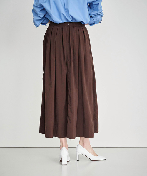 N.O.R.C（ノーク）の「撥水ランダムタックボリュームスカート【NYLON WATER PROOF】（スカート・レディース・チョコ/ブラック・M/S）」の10枚目の写真