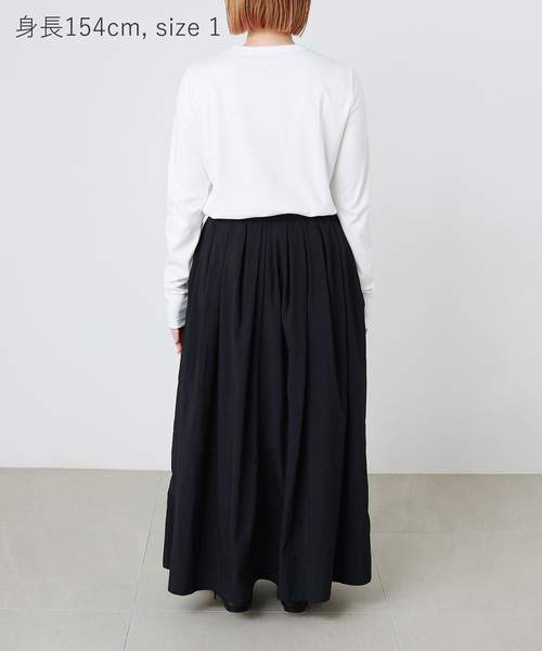 N.O.R.C（ノーク）の「撥水ランダムタックボリュームスカート【NYLON WATER PROOF】（スカート・レディース・チョコ/ブラック・M/S）」の15枚目の写真