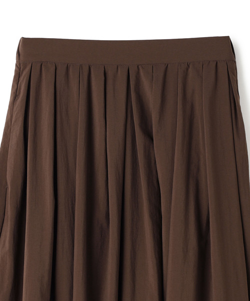 N.O.R.C（ノーク）の「撥水ランダムタックボリュームスカート【NYLON WATER PROOF】（スカート・レディース・チョコ/ブラック・M/S）」の21枚目の写真